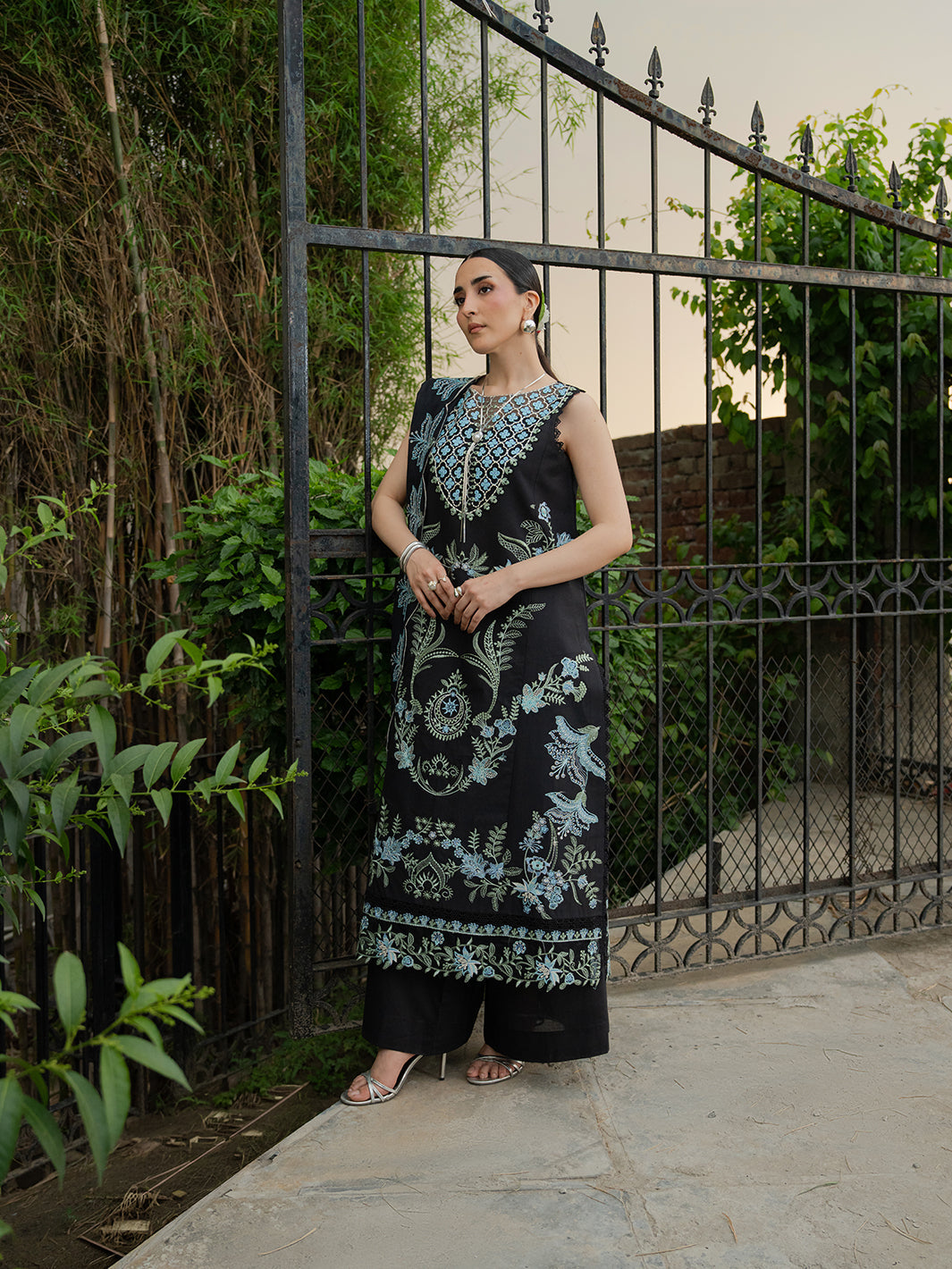 Mahnur | Amaya Lawn 26 | MU-11, image 2