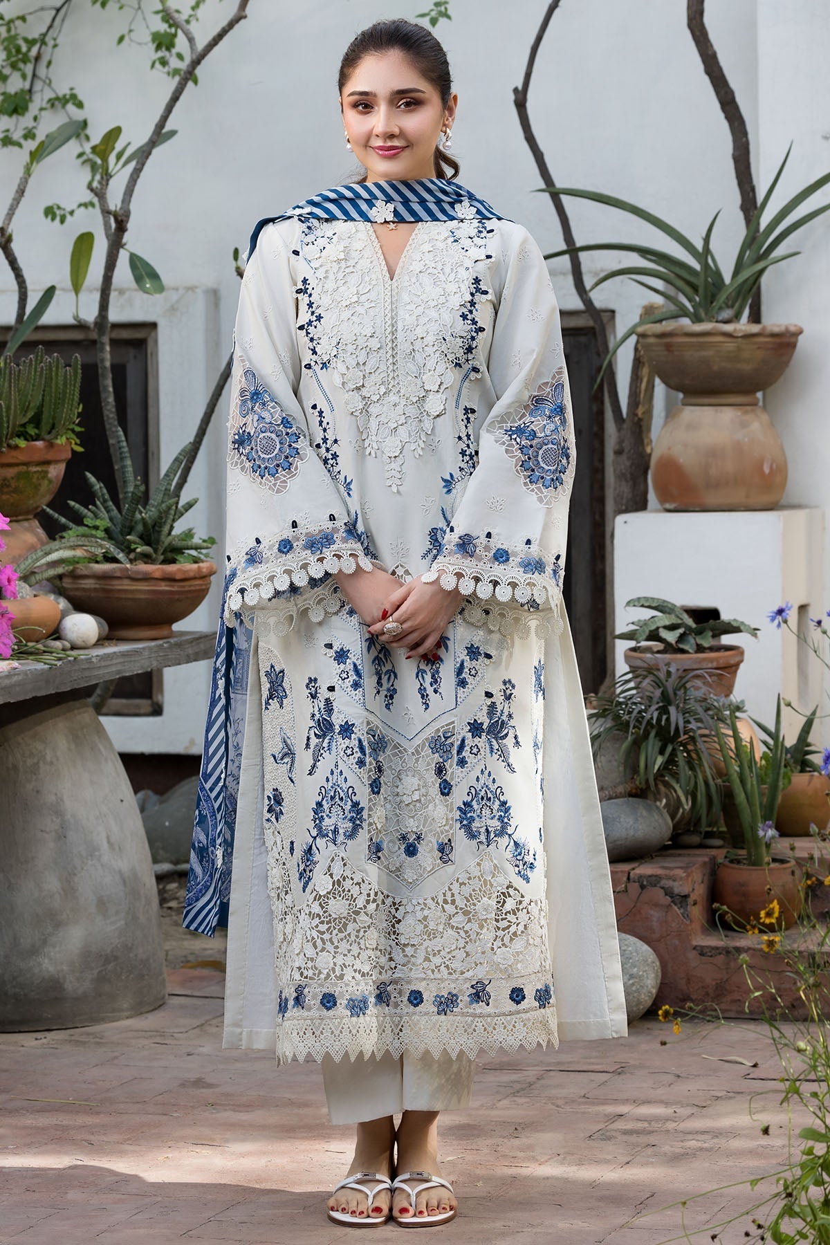 Motifz | Premium Lawn 26 | 6118-LIGRIA, image 5