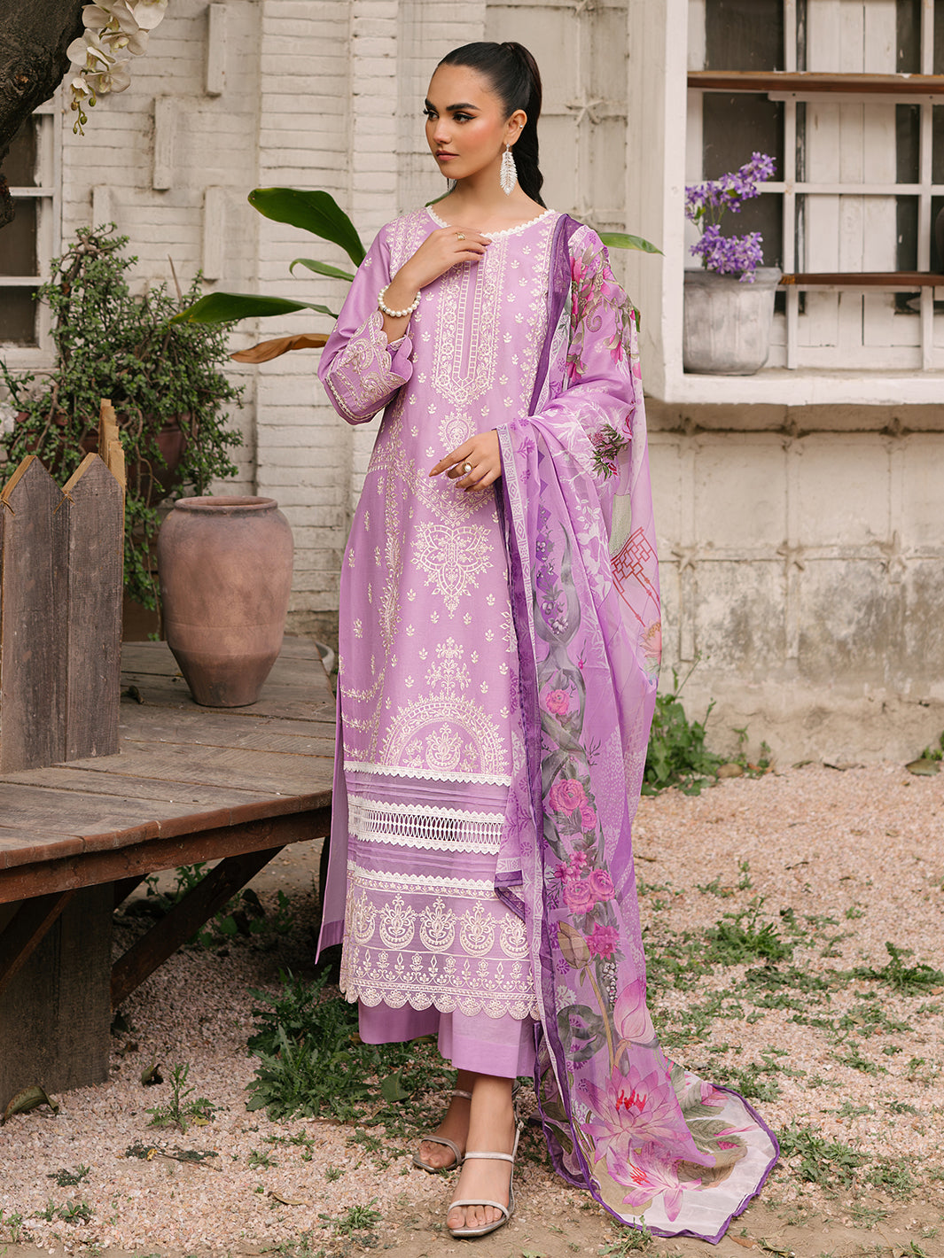 Mahnur | Masakali Luxury Lawn 24 | MK 05 - B -  Mahnur Luxury - Original Designer Dress - House of Maryam