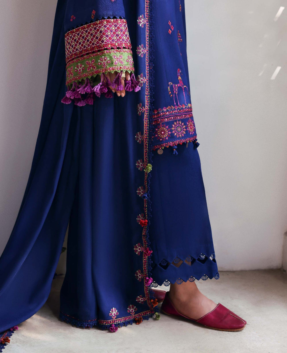 Republic Womenswear | Amaris Luxury Shawl 25 |Maris-6