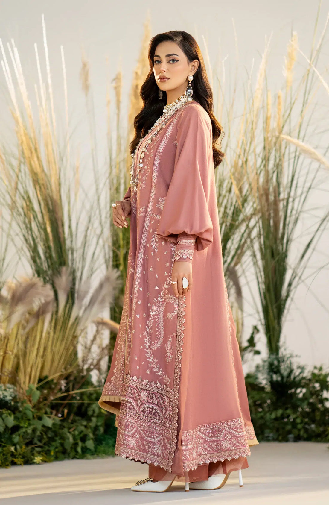 Maryum N Maria | Shehr Bano Winter 23 | DILREET MW23552 by Designer Maryum N Maria - House of Maryam - Pakistani Designer Ethnic Wear in {{ shop.shopifyCountryName }}