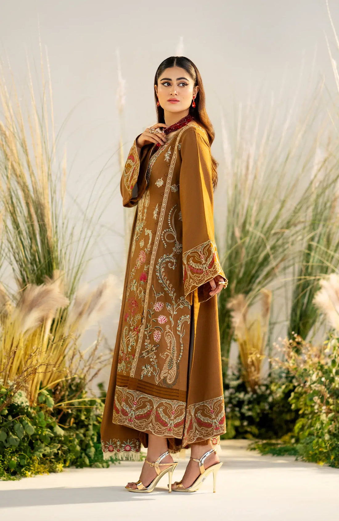 Maryum N Maria | Shehr Bano Winter 23 | HARLEEN MW23564 by Designer Maryum N Maria - House of Maryam - Pakistani Designer Ethnic Wear in {{ shop.shopifyCountryName }}