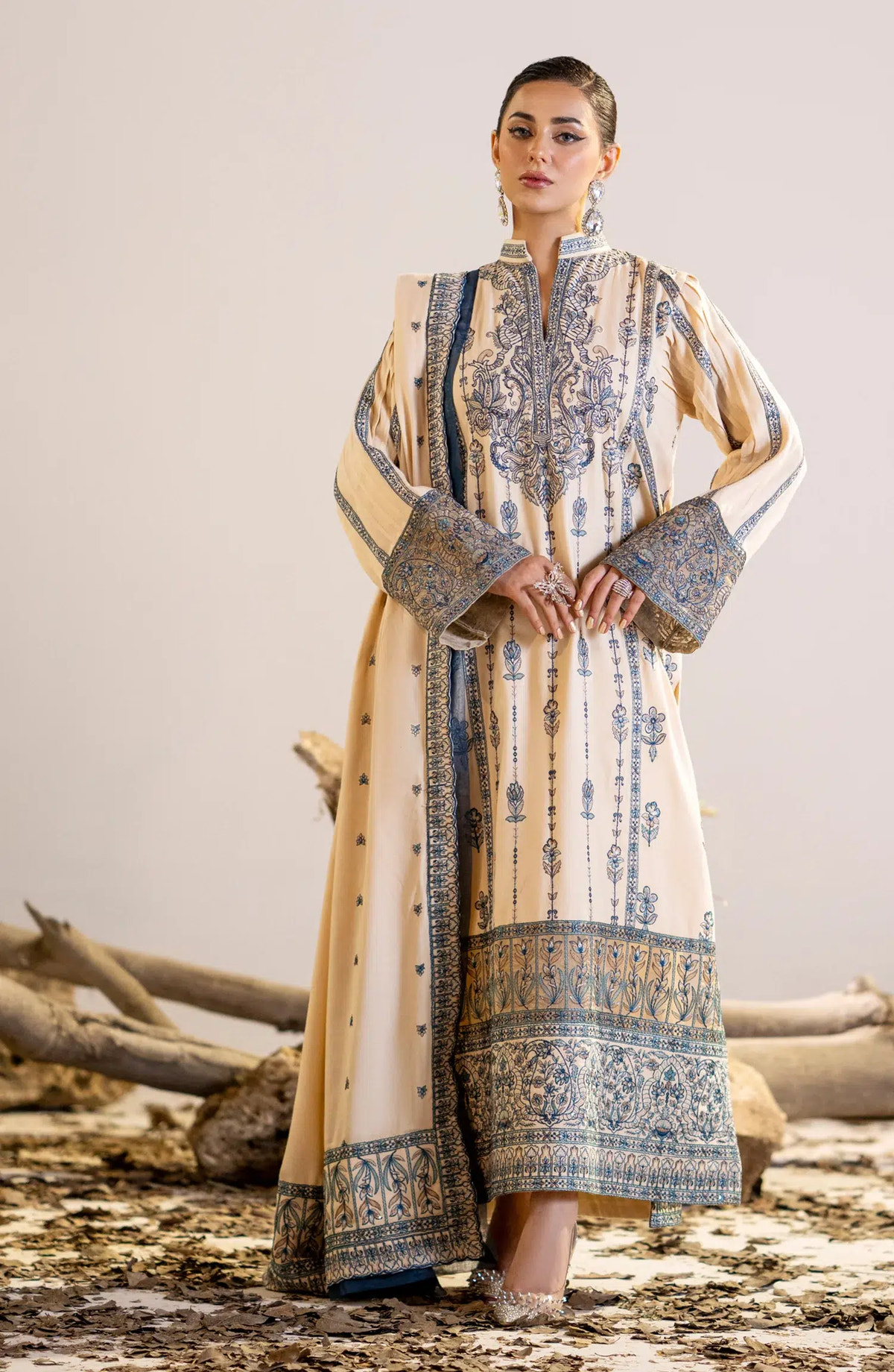 Maryum N Maria | Shehr Bano Winter 23 | DALBIR MW23559 -  Maryum N Maria Luxury - Original Designer Dress - House of Maryam