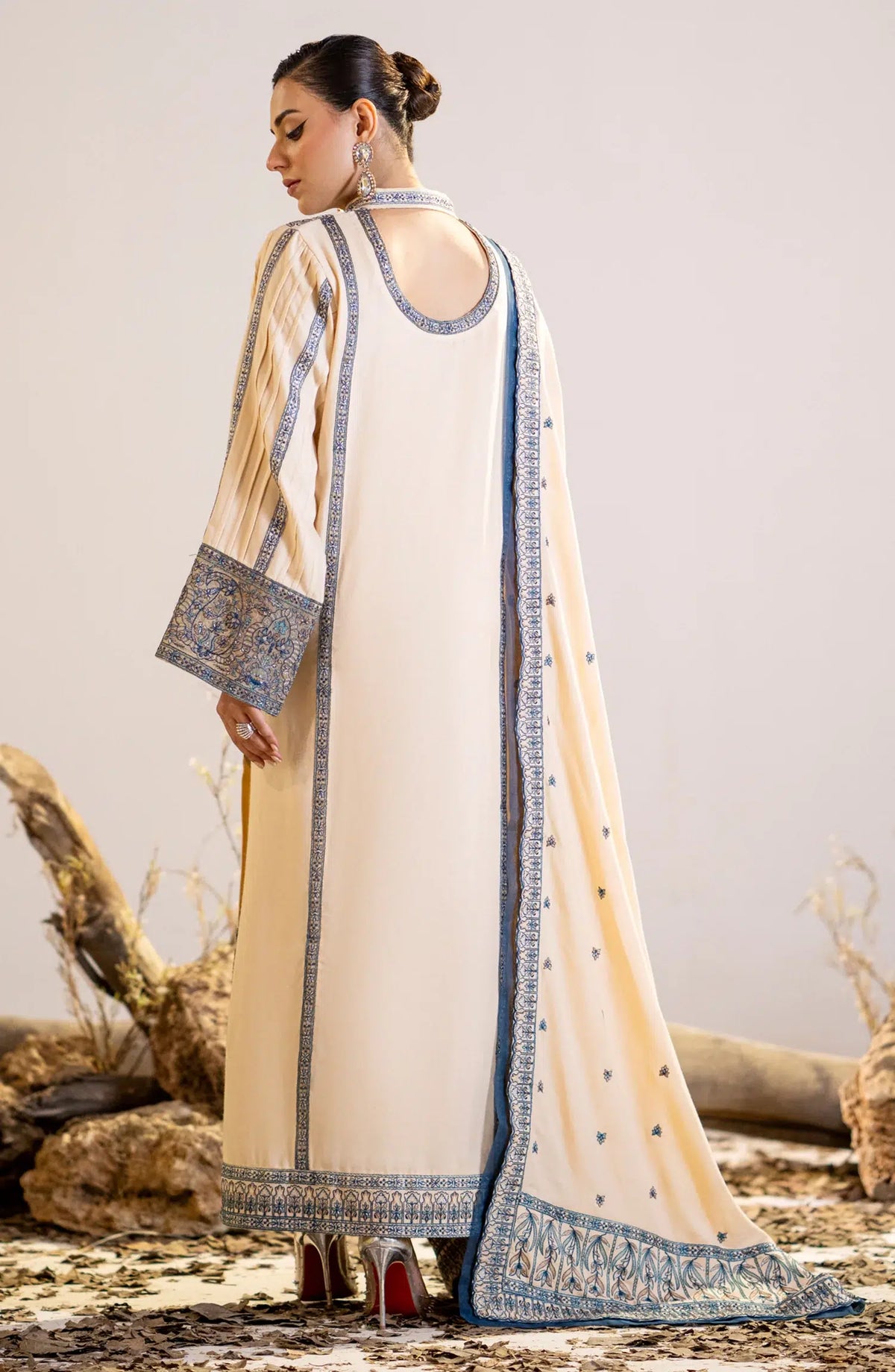 Maryum N Maria | Shehr Bano Winter 23 | DALBIR MW23559 -  Maryum N Maria Luxury - Original Designer Dress - House of Maryam