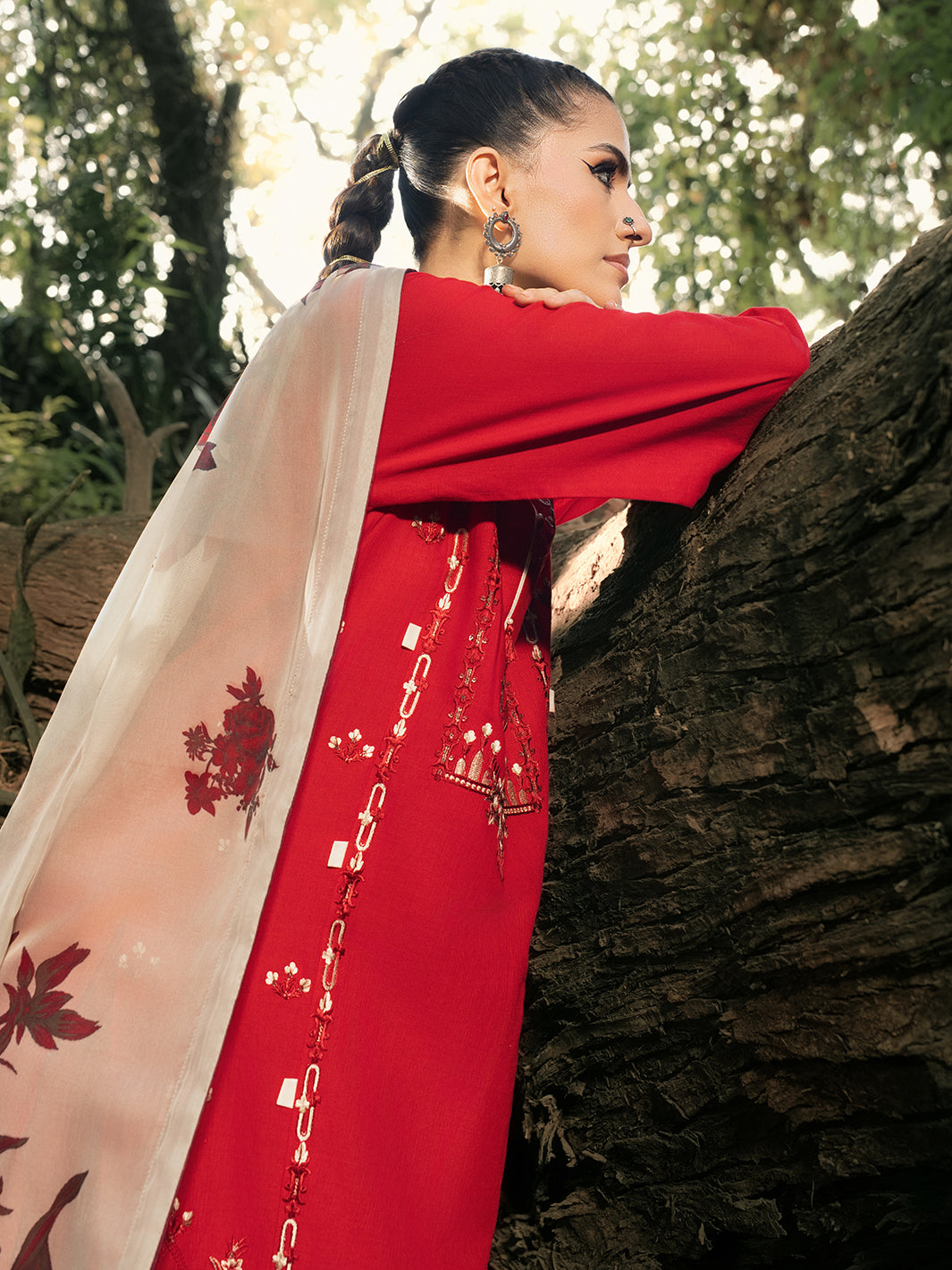 Hemstitch | The Garden Lawn | Midnight Rose-3