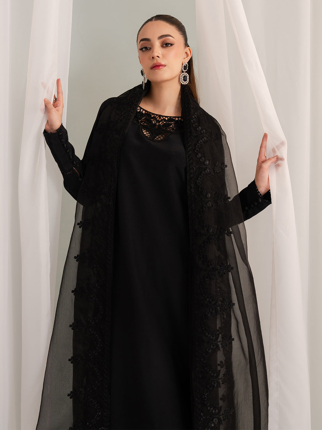 Izel | The Silk Chapter | Minuit, image 4