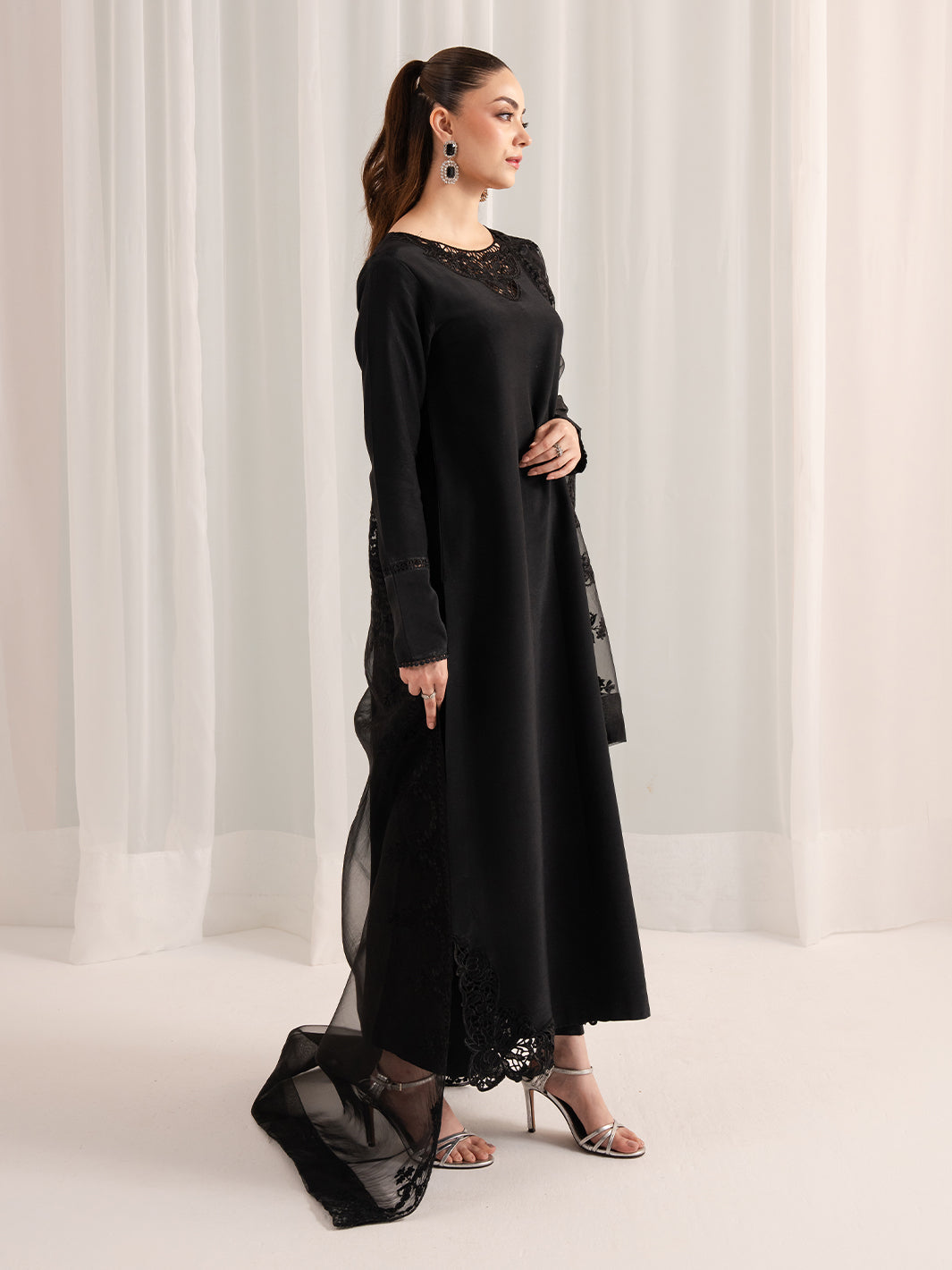 Izel | The Silk Chapter | Minuit, image 5