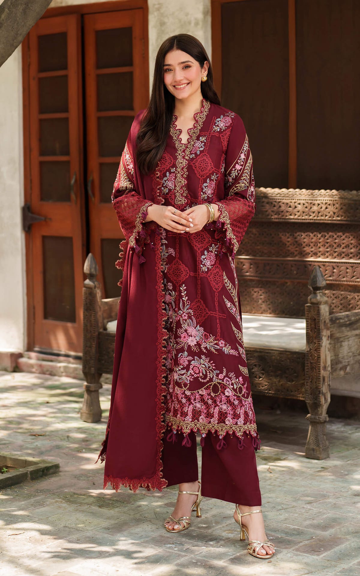 Asifa and Nabeel | Pashmina Luxe 25 | Mira LWC25-05