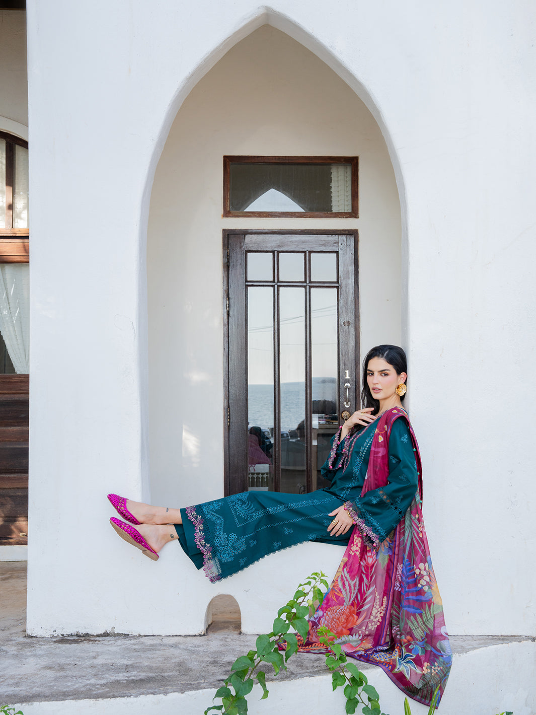 Izel | Dareen Luxury Lawn 26 | Nashmia, image 5