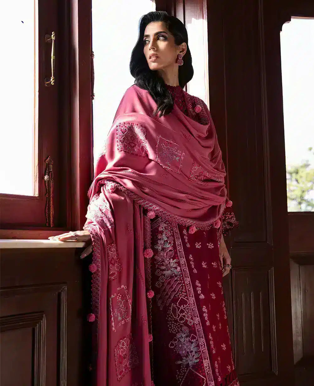 Republic Womenswear | Noemei Luxury Shawl 23 | NWU23-D4-A