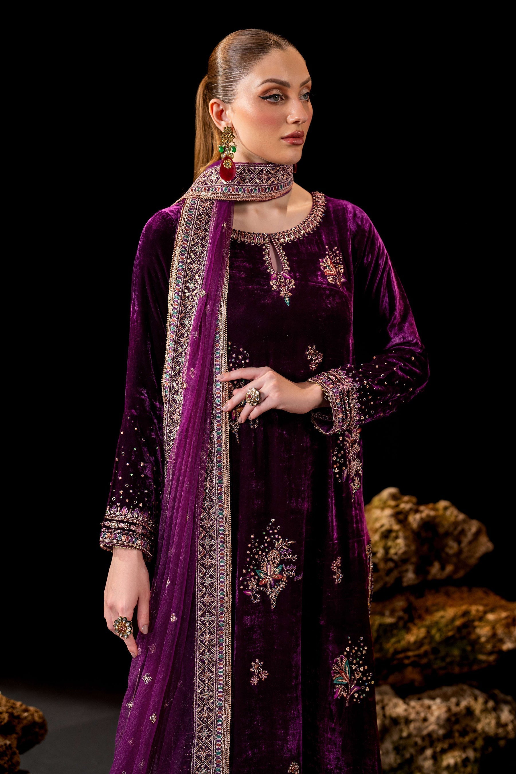 Naqshi | Makhmal Velvet 24 |  Rubayi