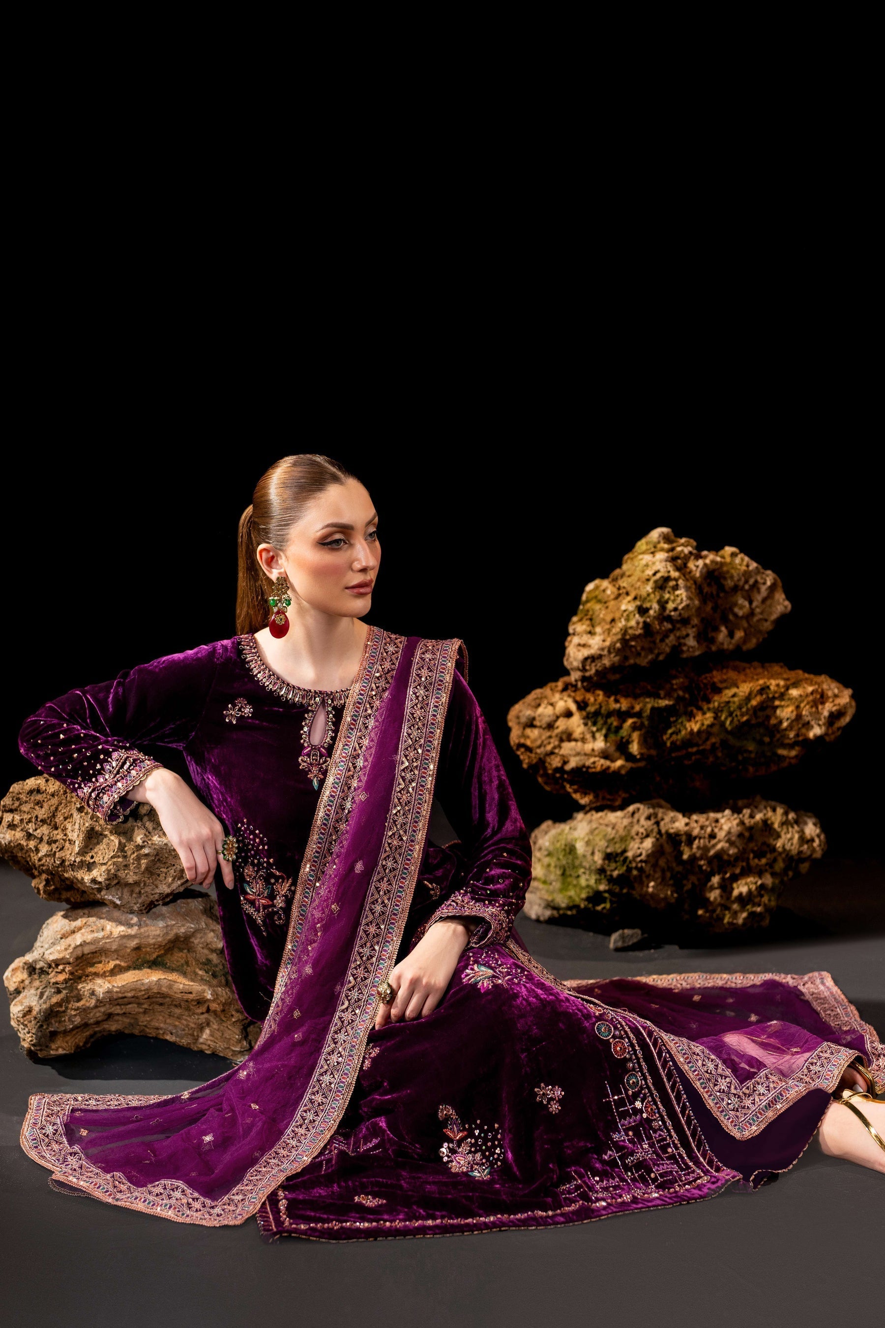 Naqshi | Makhmal Velvet 24 |  Rubayi