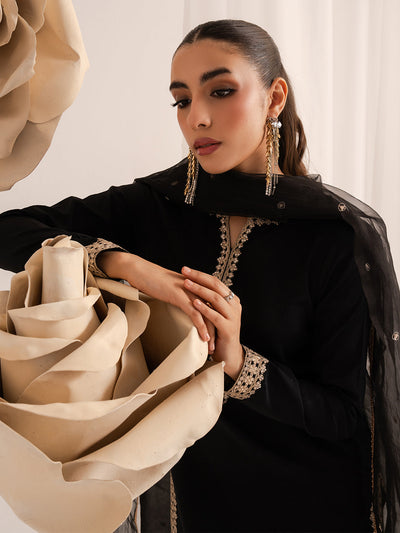 Izel | The Silk Chapter | Nocturne