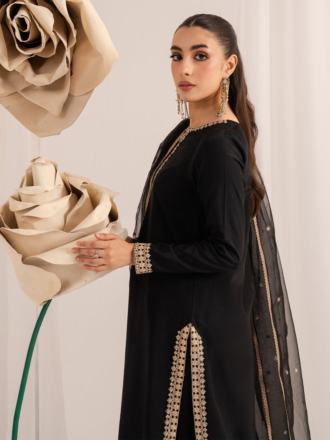 Izel | The Silk Chapter | Nocturne, image 2