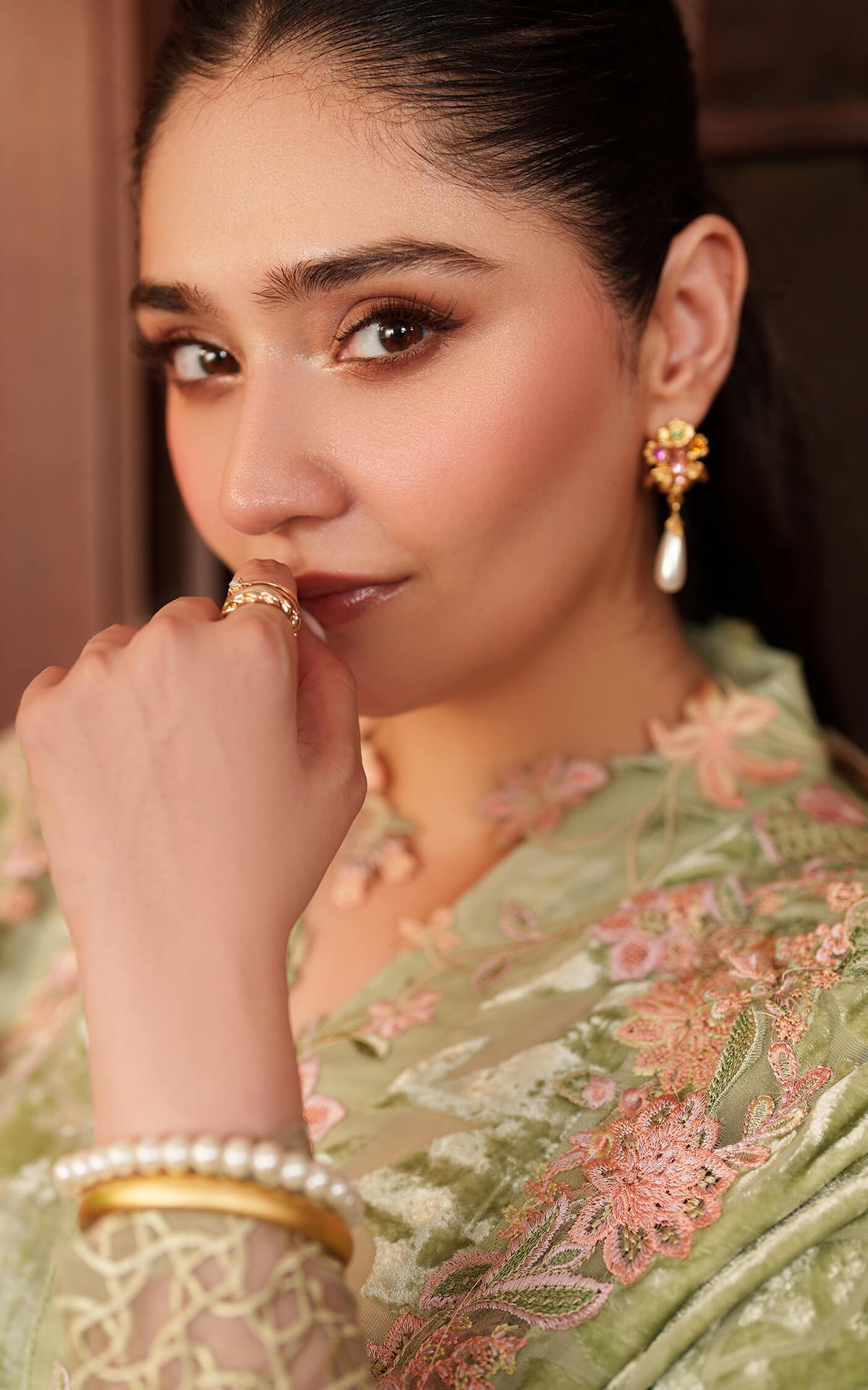 Asifa and Nabeel | Pashmina Luxe 25 | Noir LWC25-04-9