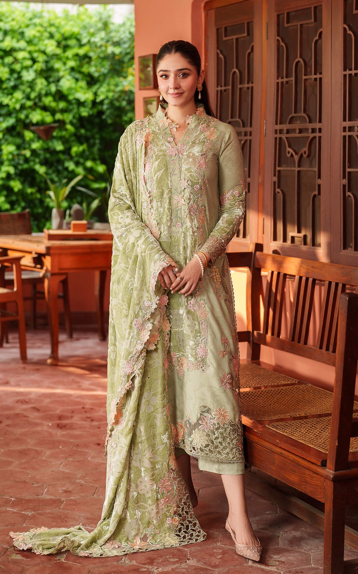 Asifa and Nabeel | Pashmina Luxe 25 | Noir LWC25-04-6