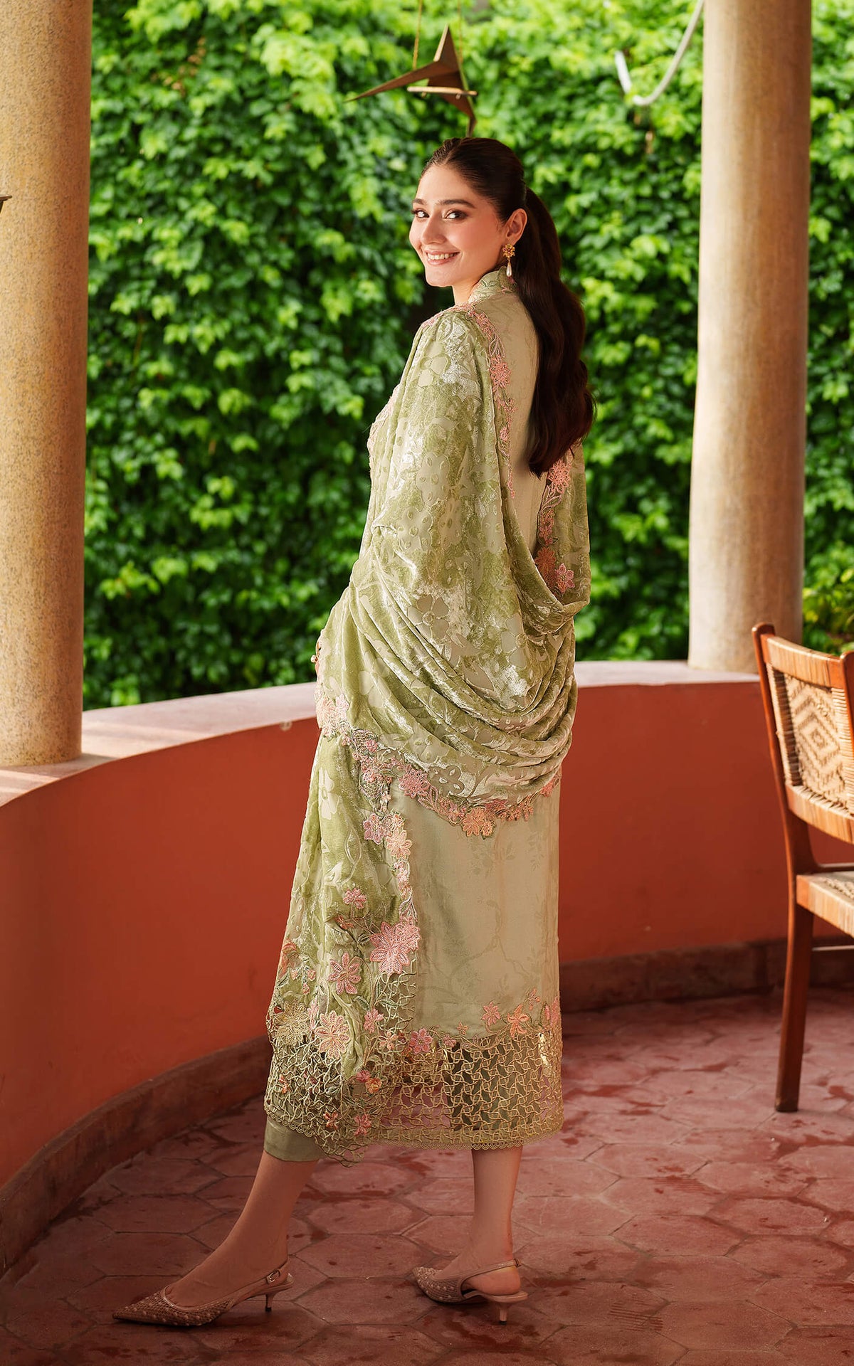 Asifa and Nabeel | Pashmina Luxe 25 | Noir LWC25-04, image 2