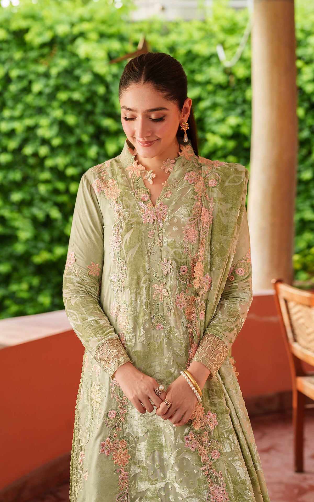 Asifa and Nabeel | Pashmina Luxe 25 | Noir LWC25-04, image 3