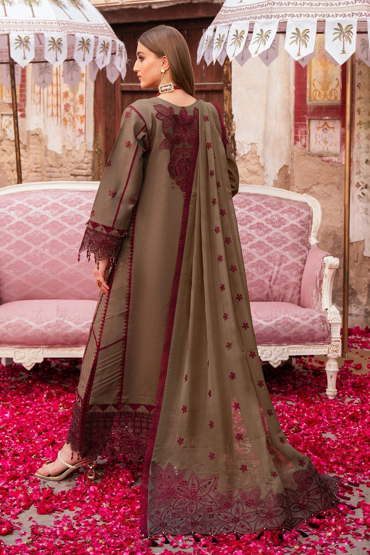 Alizeh | Rawayat Luxury Lawn 24 | Zeenat -  Alizeh Luxury - Original Designer Dress - House of Maryam