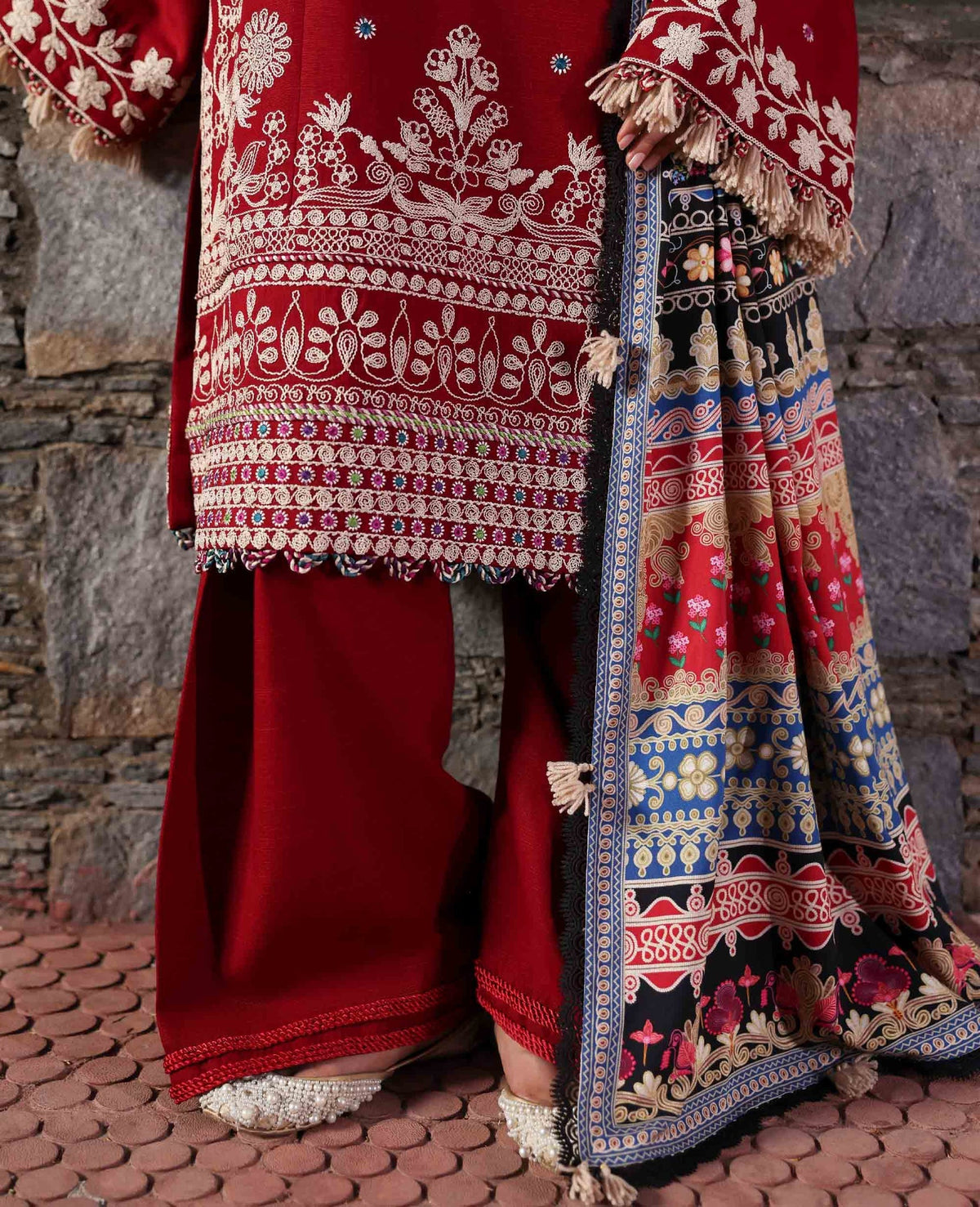 Republic Womenswear | Amaris Luxury Shawl 25 | Orlena-5