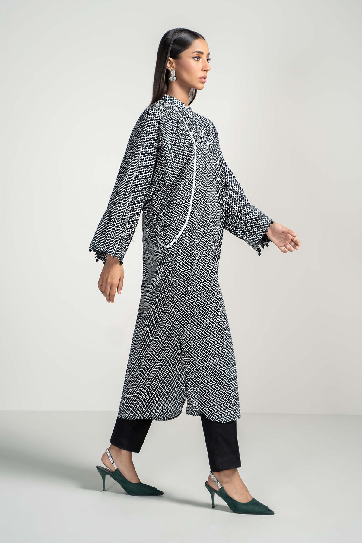Maria B | Luxury Winter Pret 25 | PS-PF24-09-Black, image 5