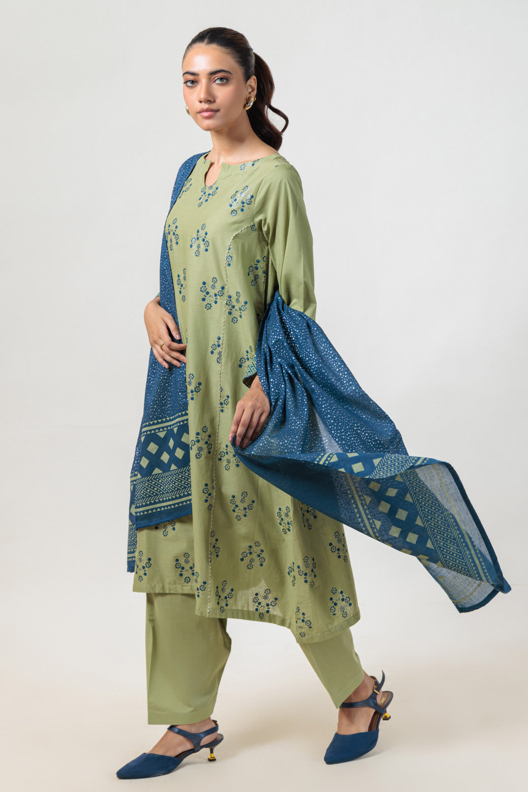 Bonanza Satrangi | Green Cambric 3 Piece (PWS5243P03) -  Bonanza Satrangi Ready To Wear - Original Designer Dress - House of Maryam