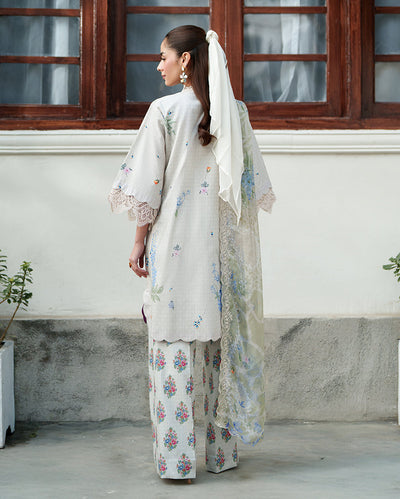 Roheenaz | Whispered Florals | Pale Peony