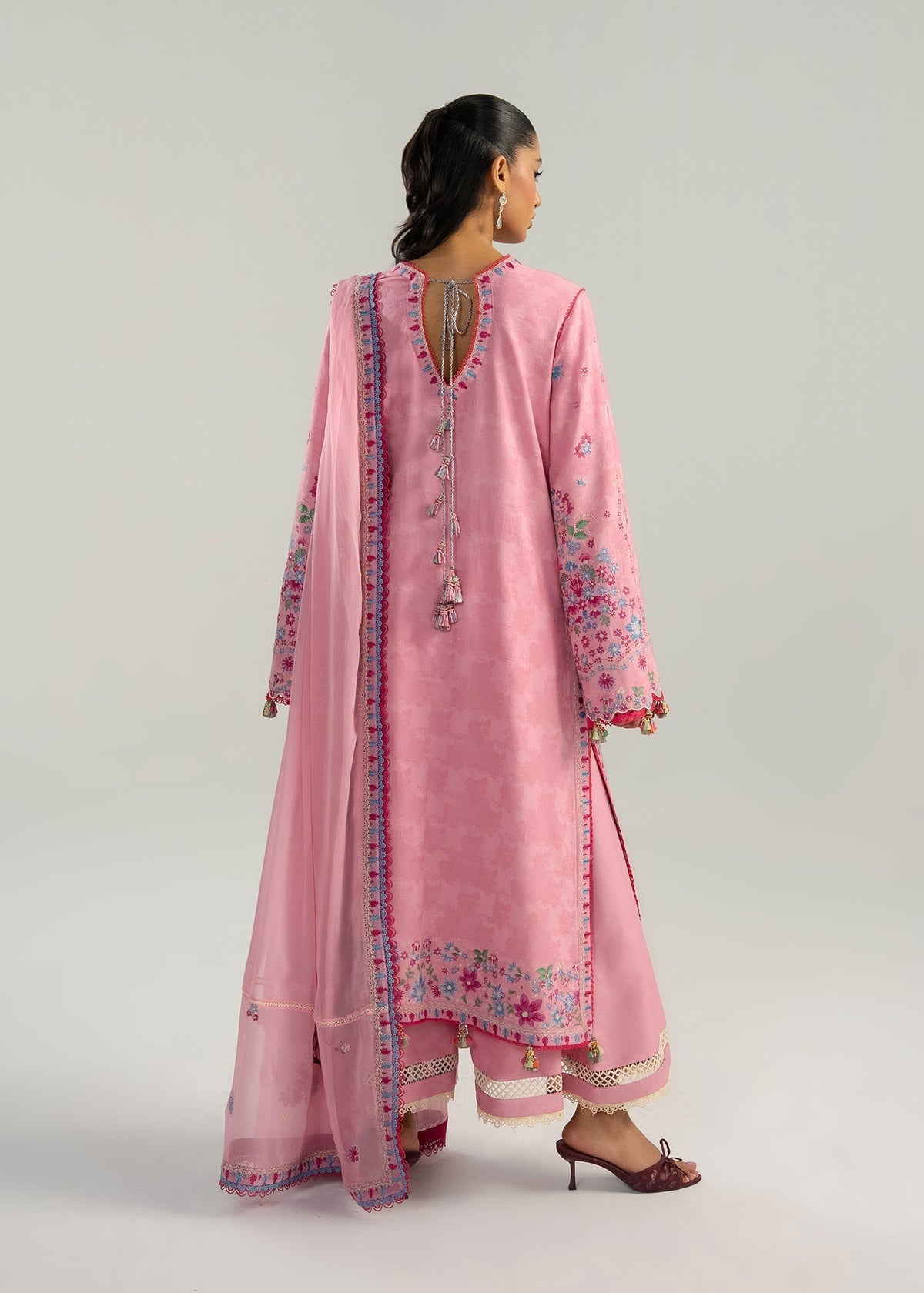 Hussain Rehar | Zan SS26 | Pembe-3