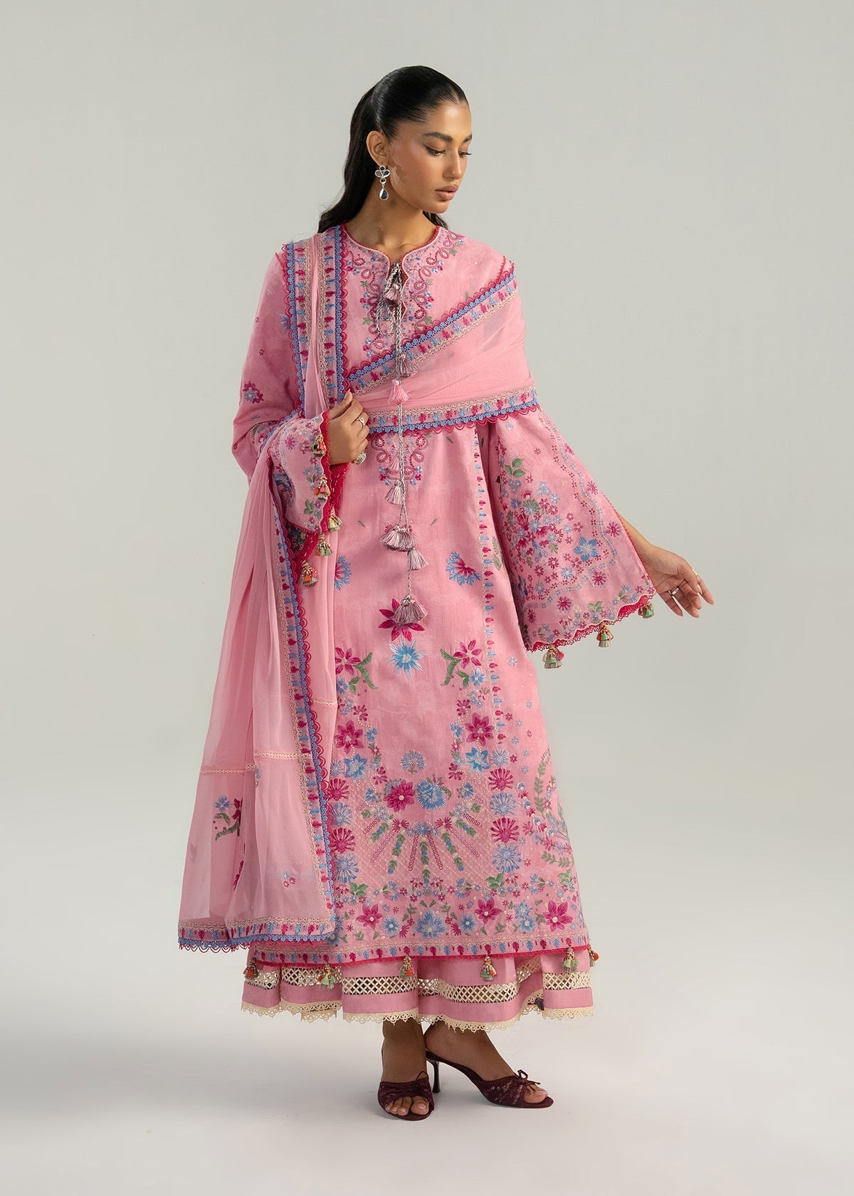 Hussain Rehar | Zan SS26 | Pembe-5