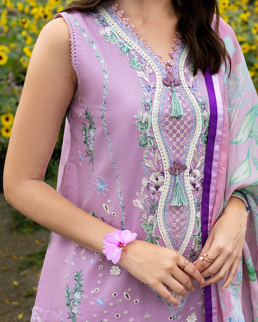 Mushq | The Secret Garden Lawn | Peony Glow-4