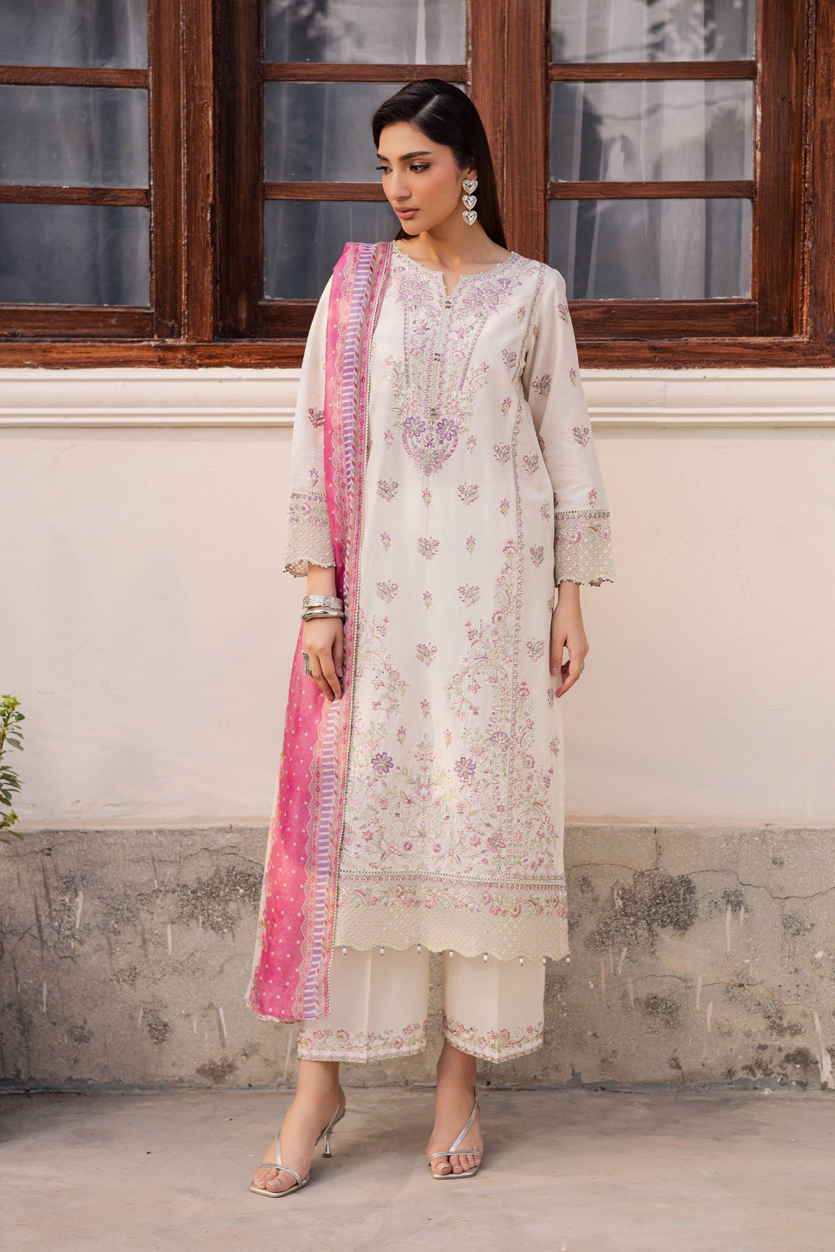 Batik | Feyre Luxury Lawn Eid Edit 26' | Pinkie Pie 3Pc-4