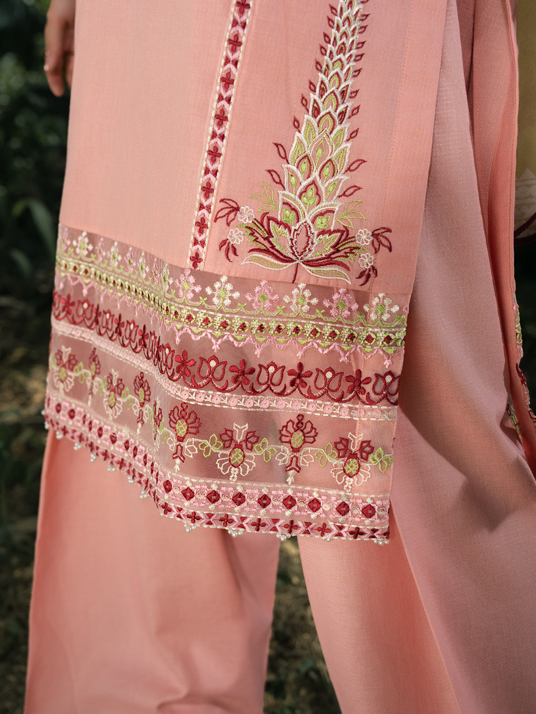 Hemstitch | The Garden Lawn | Pinky Peony-6