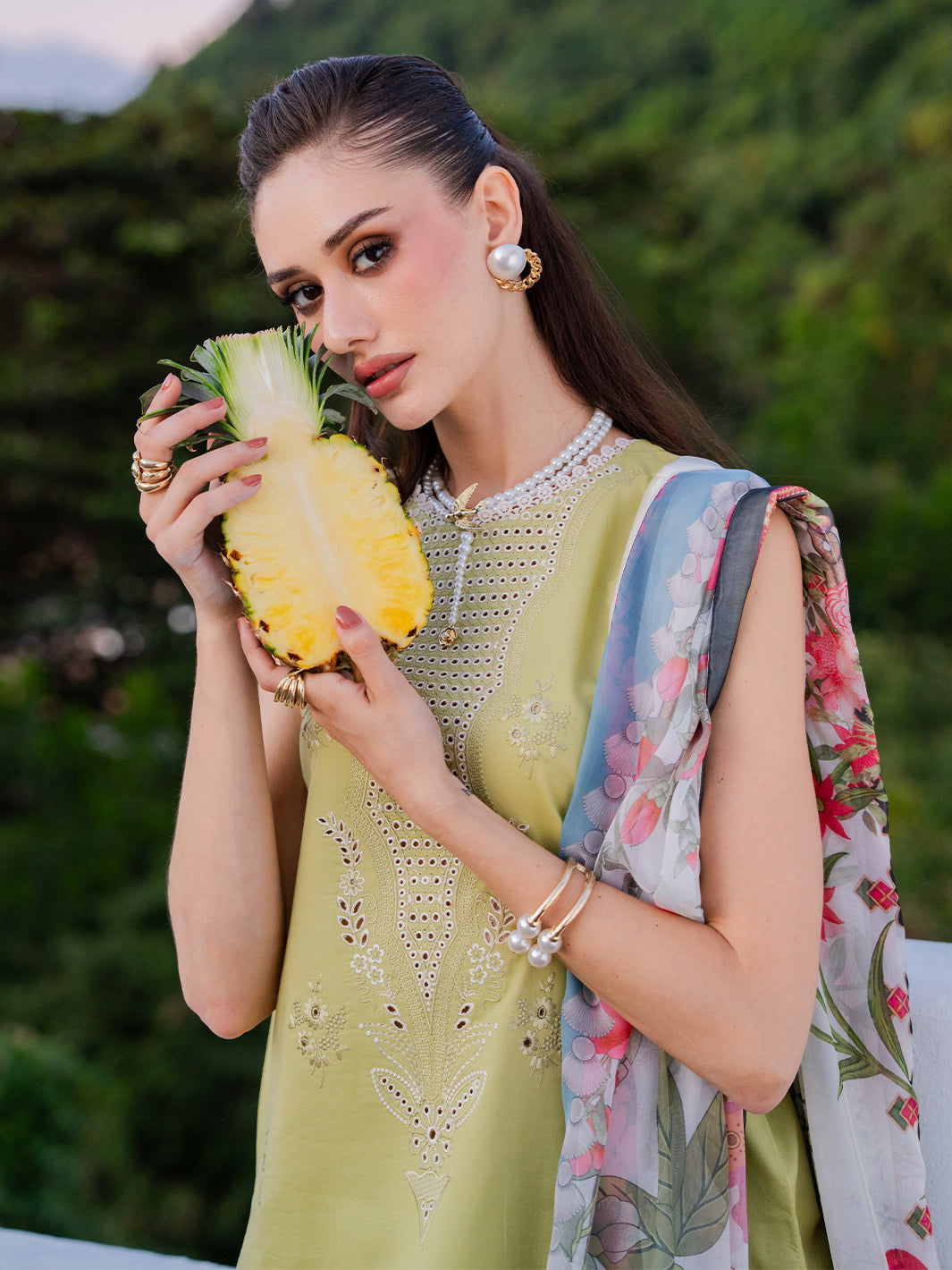 Izel | Dareen Luxury Lawn 26 | Ruhaab-3