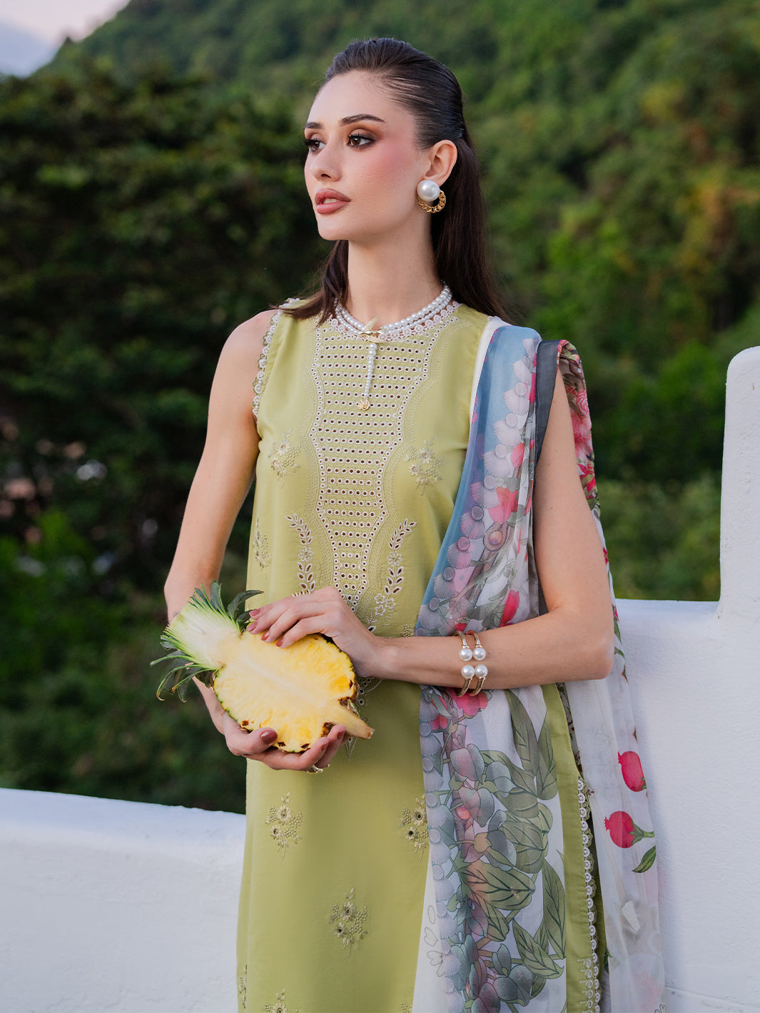 Izel | Dareen Luxury Lawn 26 | Ruhaab-4
