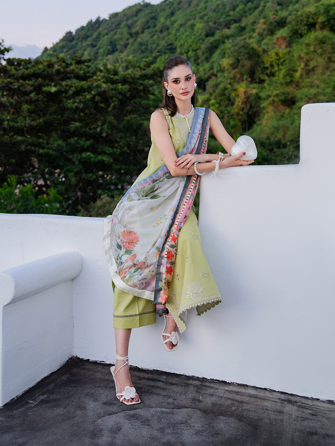 Izel | Dareen Luxury Lawn 26 | Ruhaab-5