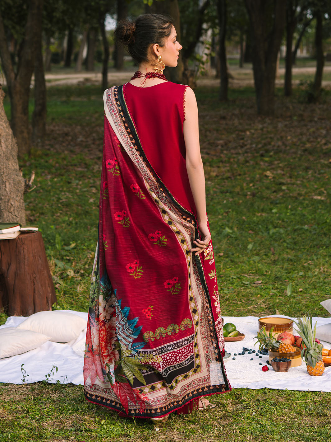 Mahnur | Dahlia Luxury Lawn 25 | Rosina