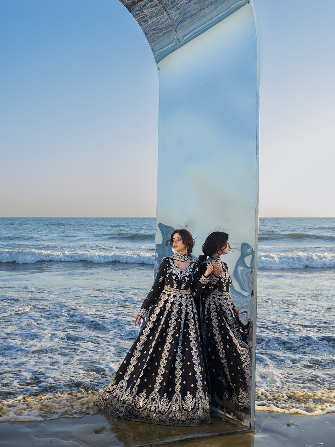 Mahnur | Sirene Luxury Lawn 26 | S-05, image 3