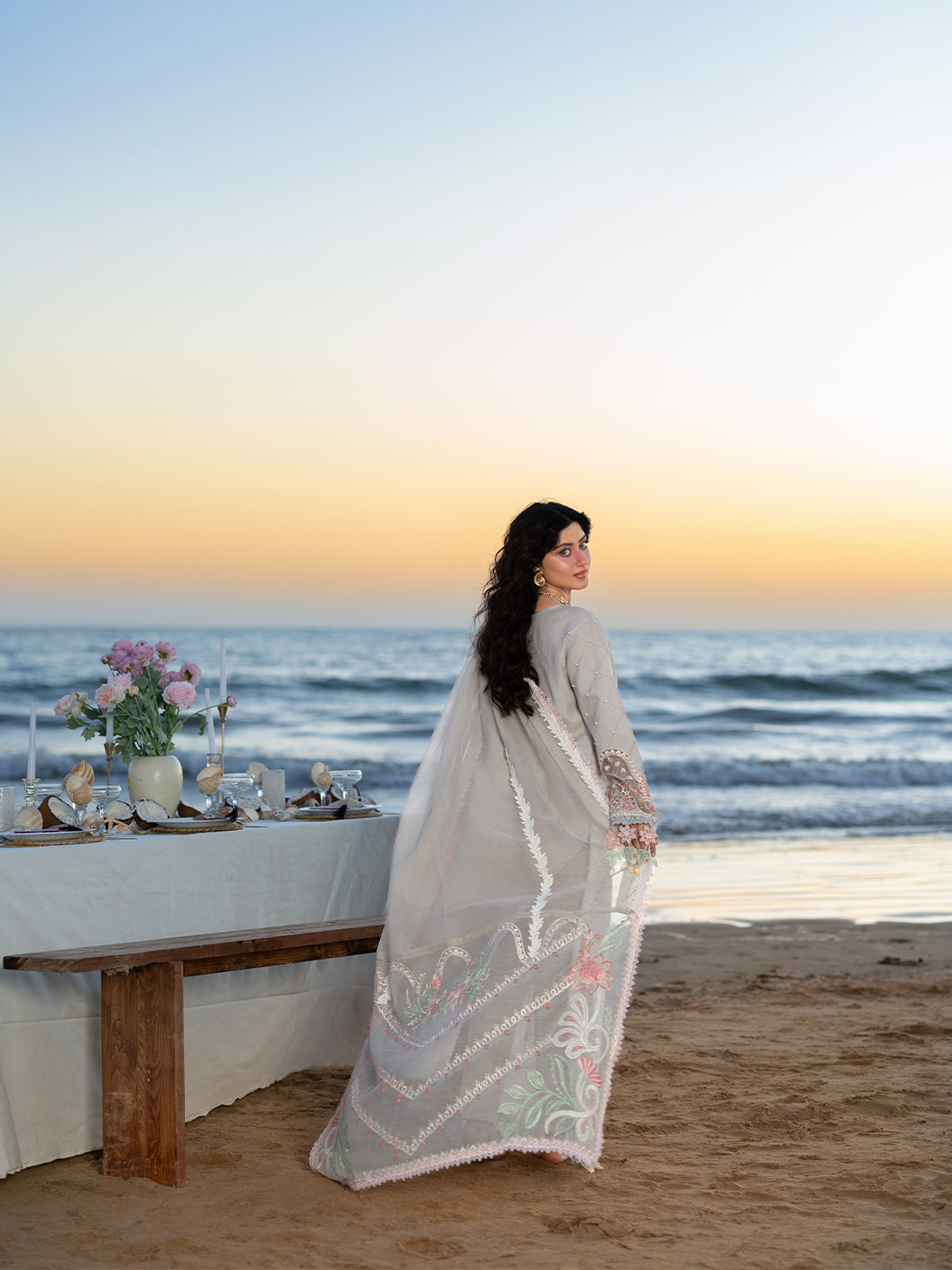 Mahnur | Sirene Luxury Lawn 26 | S-06, image 2