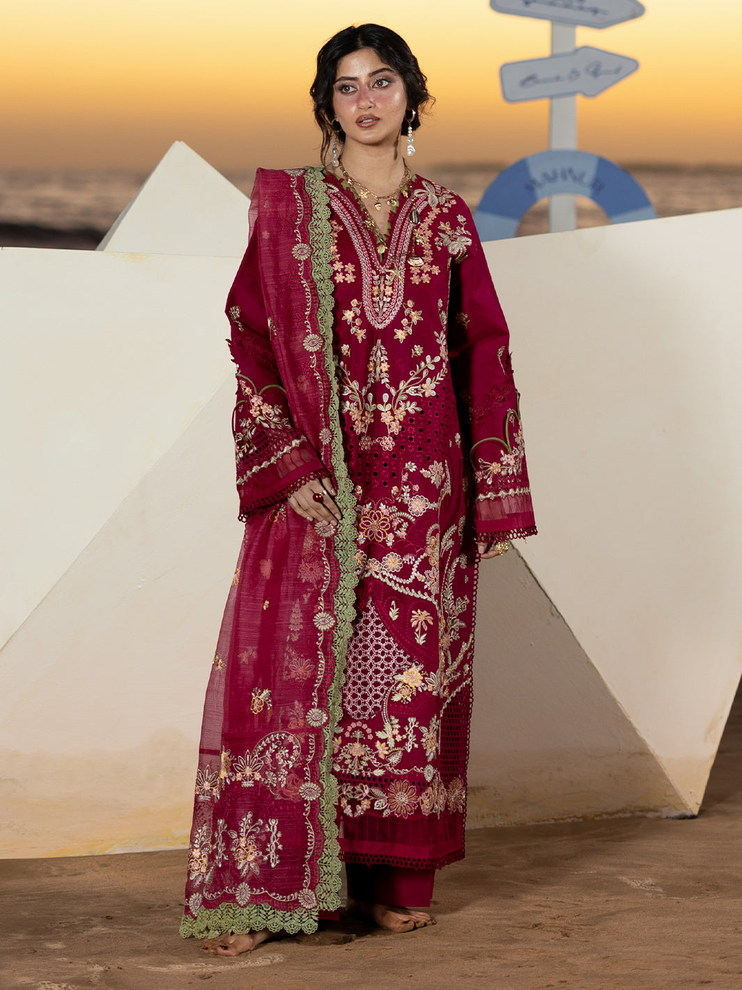 Mahnur | Sirene Luxury Lawn 26 | S-09