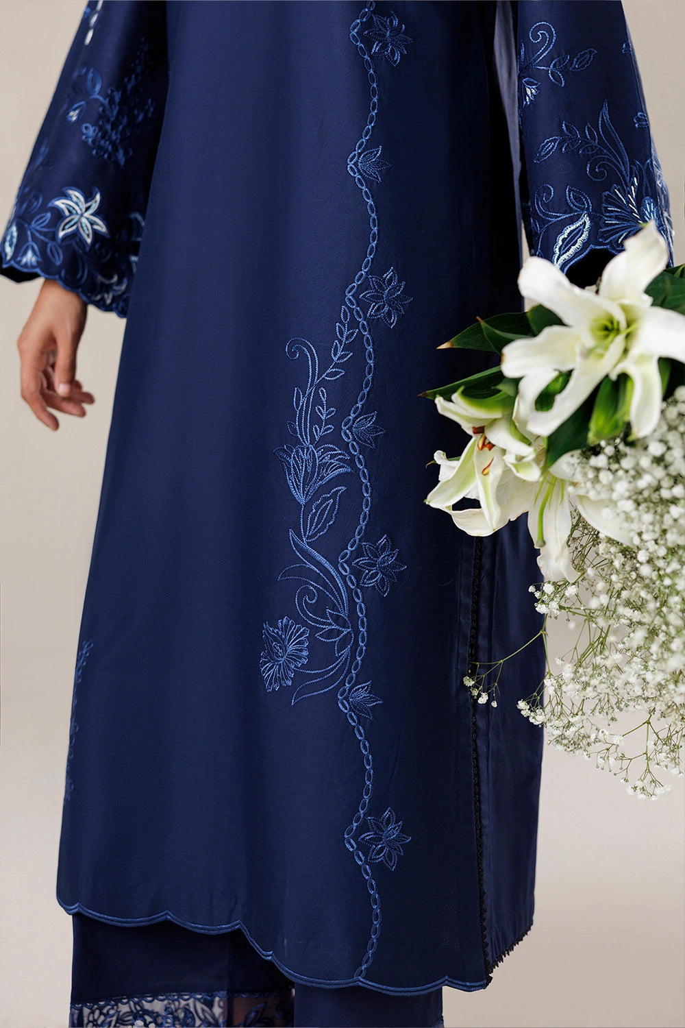 Azure | Chic Essentials | Sapphire Babe, image 5