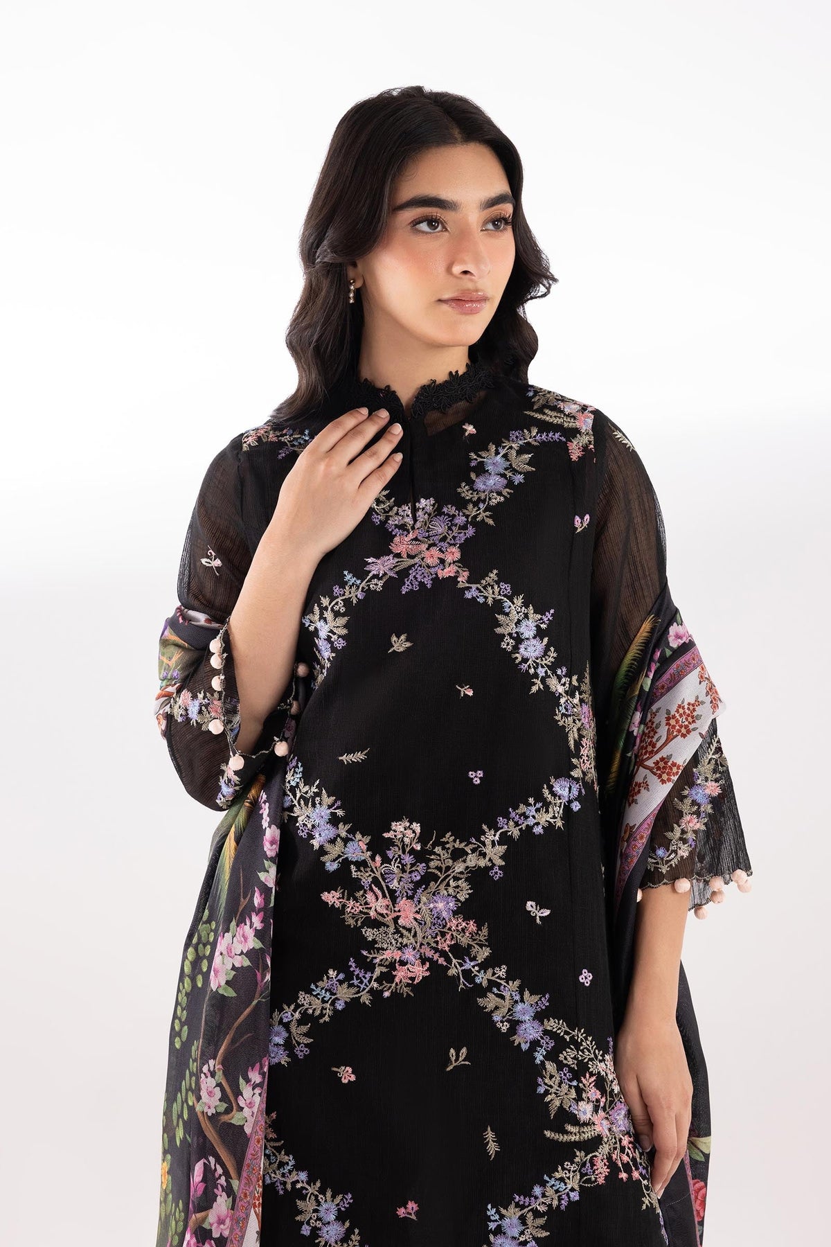 Sana Safinaz | Luxury Pret | Muzlin Lawn Suit SC26MUZ102BP3-2