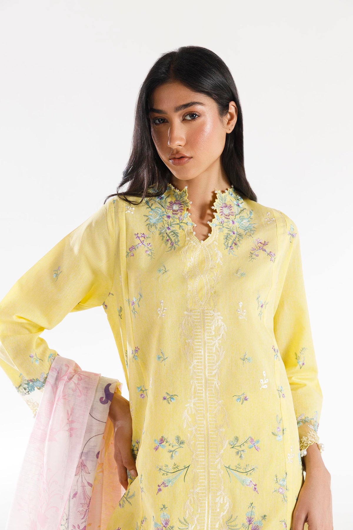 Sana Safinaz | Luxury Pret | Muzlin Lawn Suit SC26MUZ111BP3, image 4