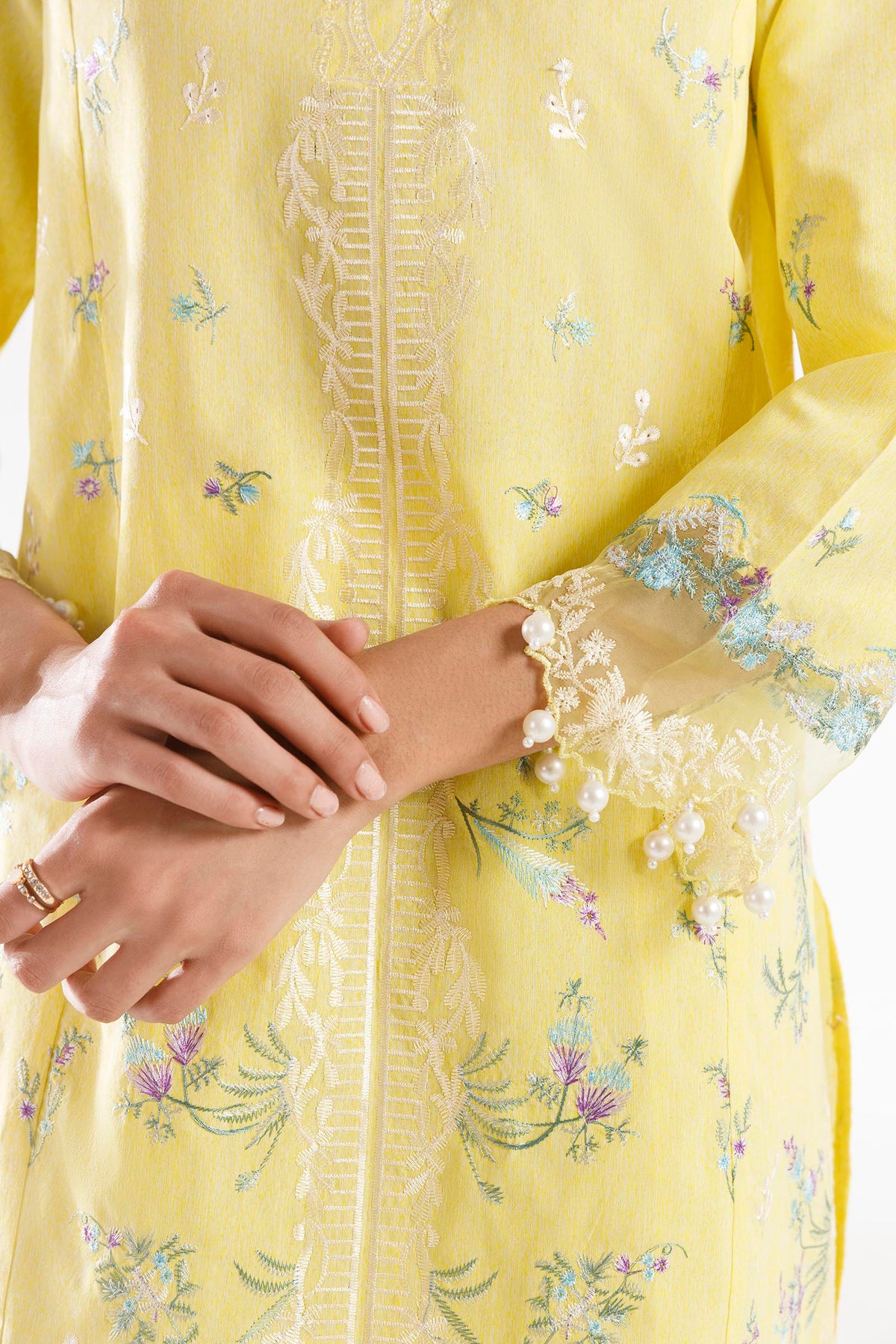 Sana Safinaz | Luxury Pret | Muzlin Lawn Suit SC26MUZ111BP3, image 3