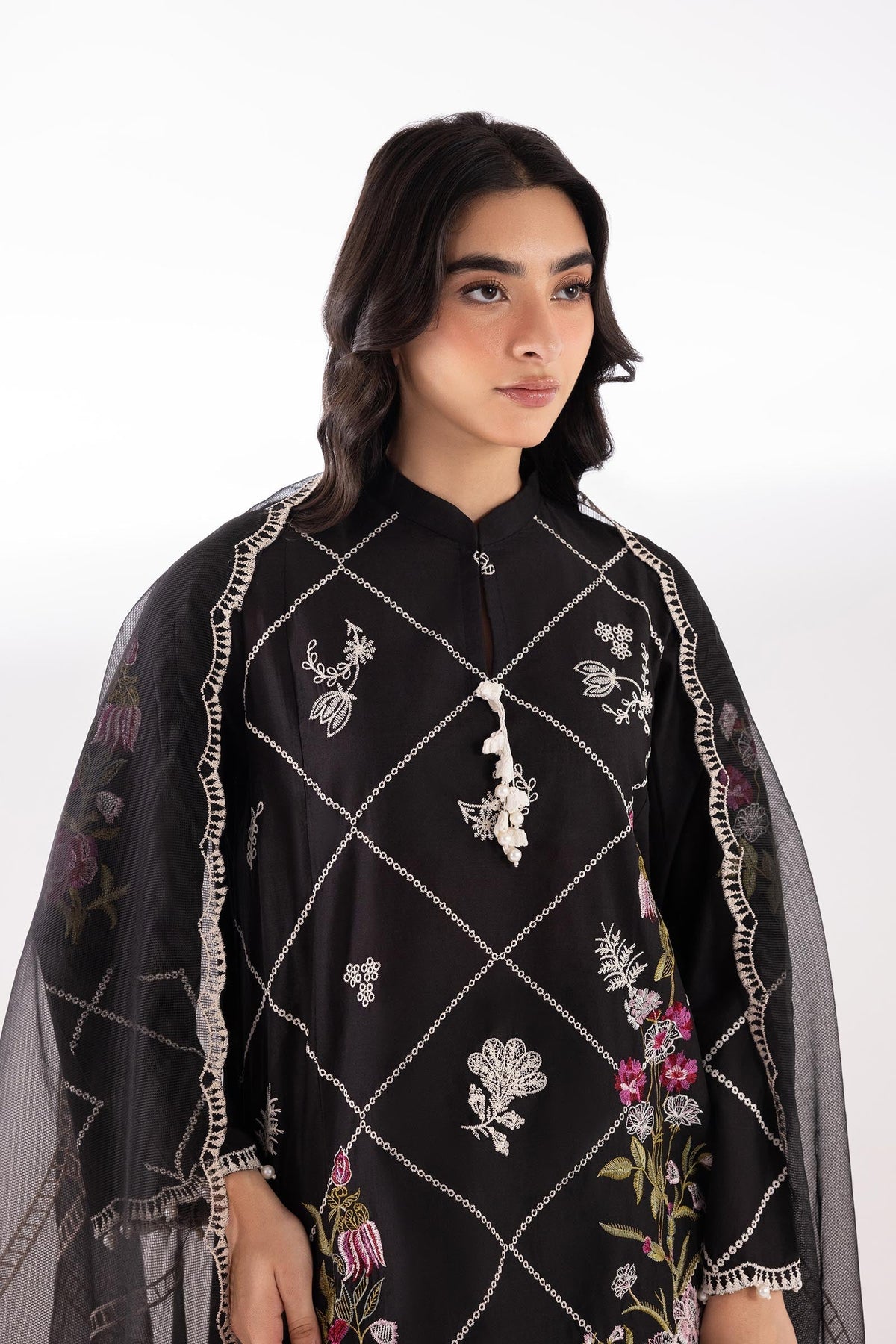 Sana Safinaz | Luxury Pret | Muzlin Lawn Suit SC26MUZ219AP3, image 3