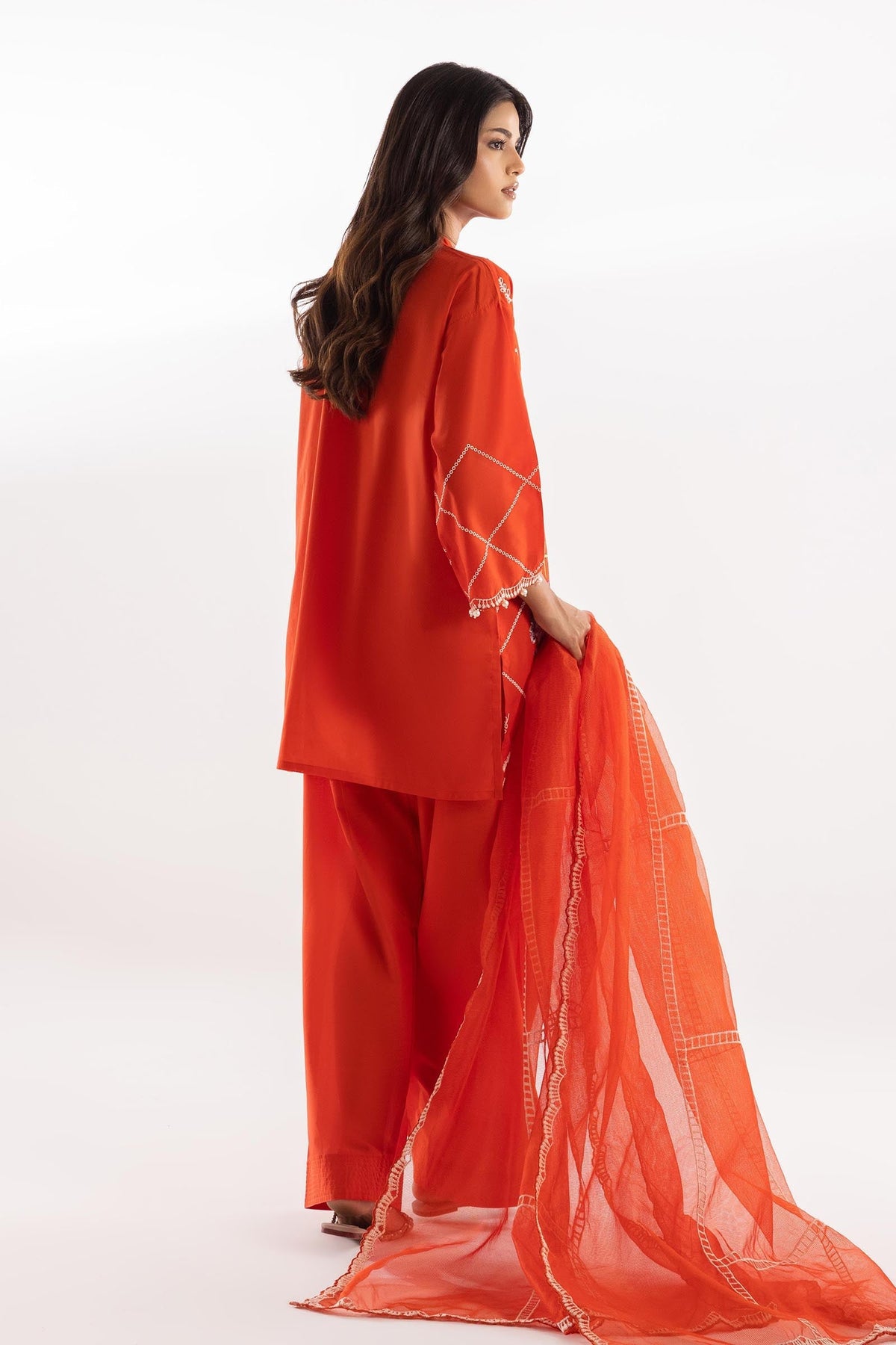 Sana Safinaz | Luxury Pret | Muzlin Lawn Suit SC26MUZ219BP3, image 2