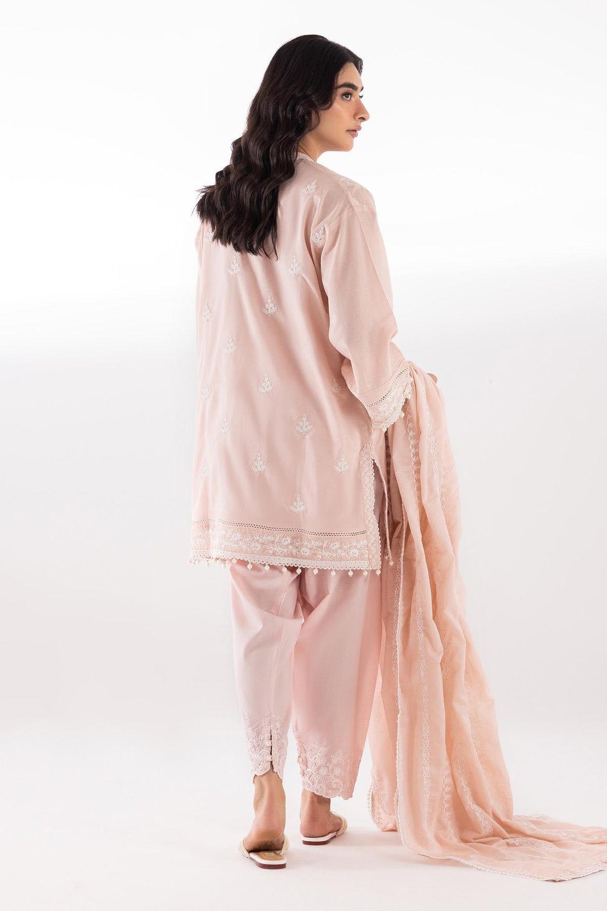 Sana Safinaz | Luxury Pret | Lawn Suit SC26SGE394P3, image 2