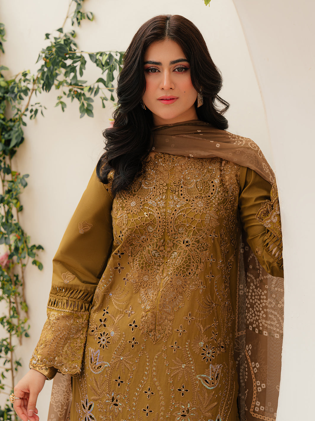 Mahnur | Allenura Luxury Lawn 24 | SIERRA -  Mahnur Luxury - Original Designer Dress - House of Maryam