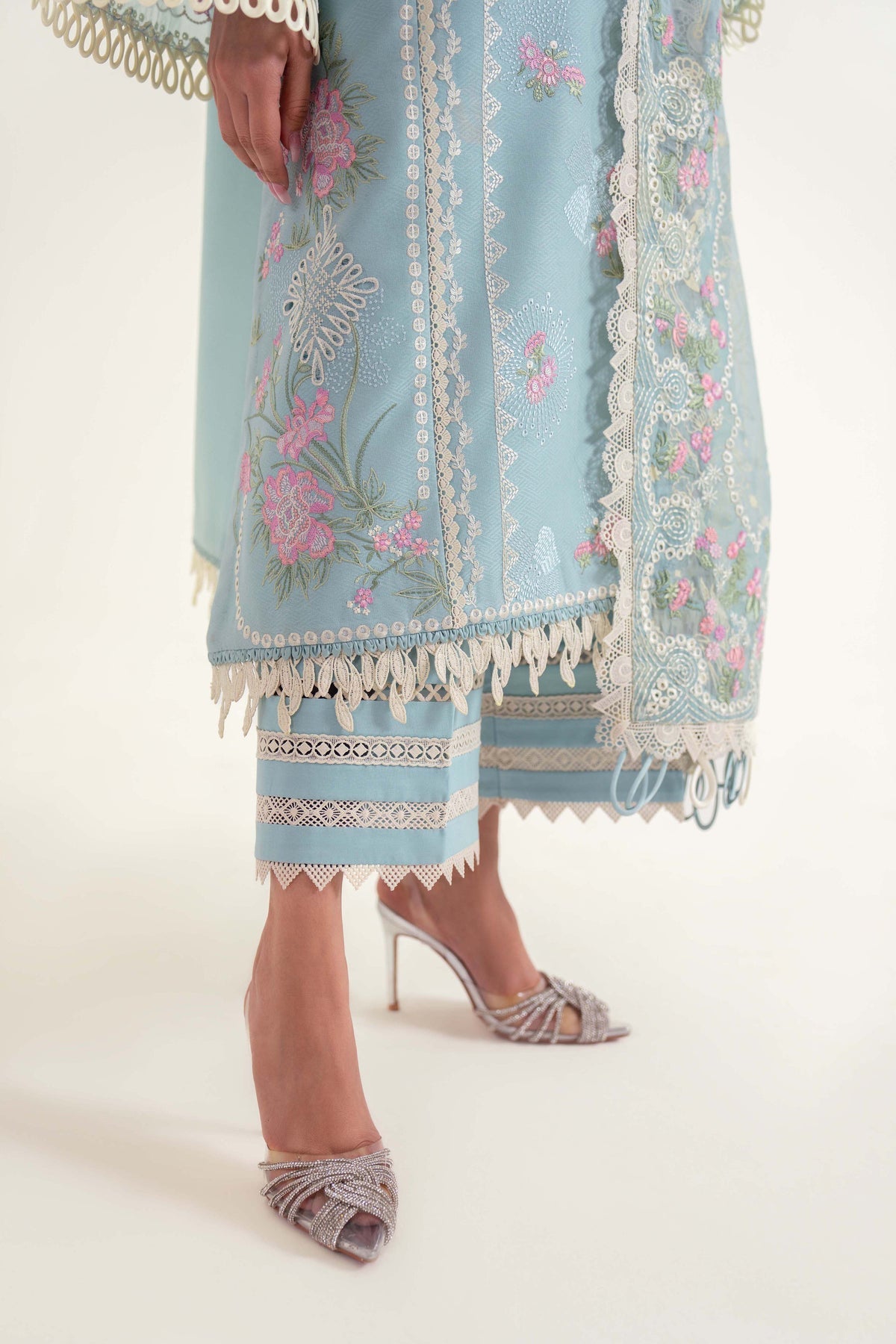 Sable Vogue | Luxury Lawn 25 | SL-06-25-V2 -  Sable Vogue Ladies Clothes - Original Designer Dress - House of Maryam