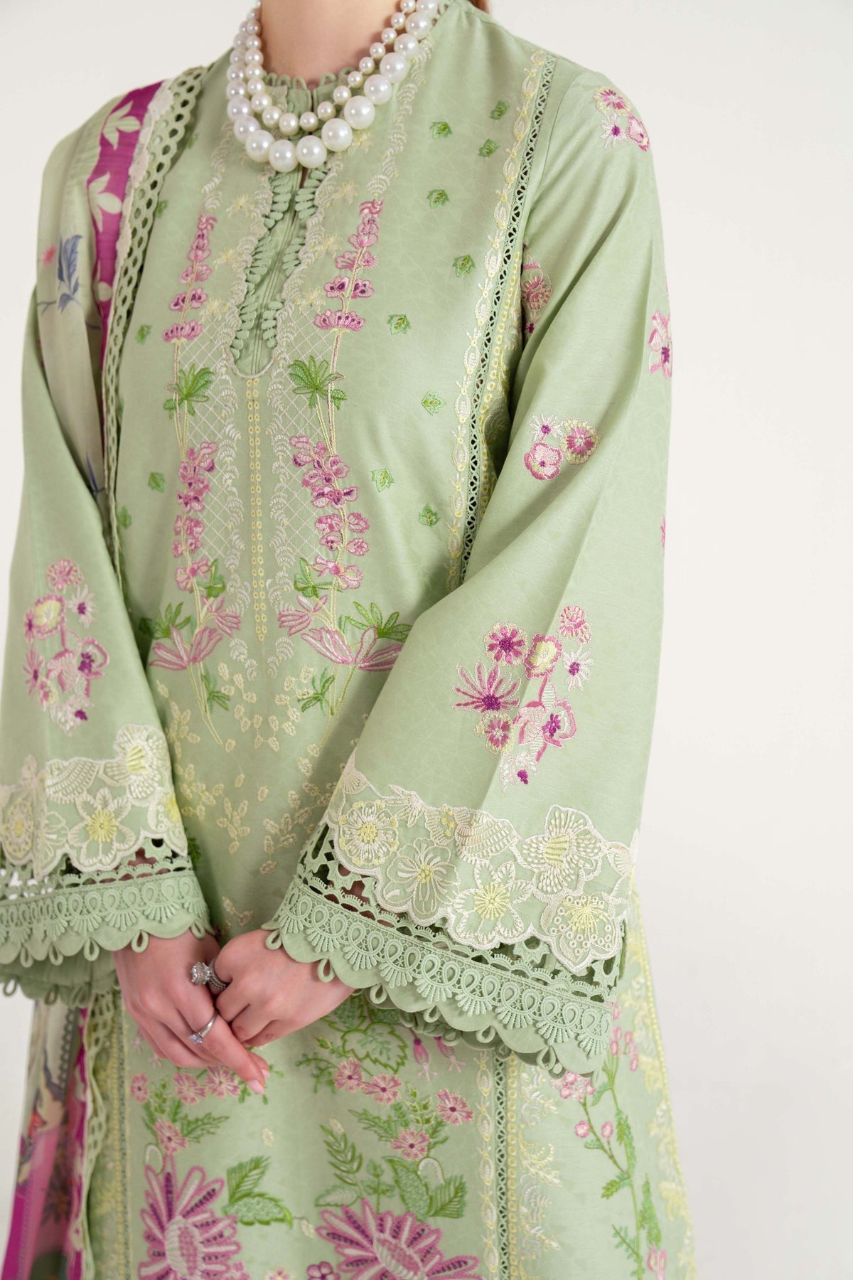 Sable Vogue | Luxury Lawn 25 | SL-09-25-V2 -  Sable Vogue Ladies Clothes - Original Designer Dress - House of Maryam