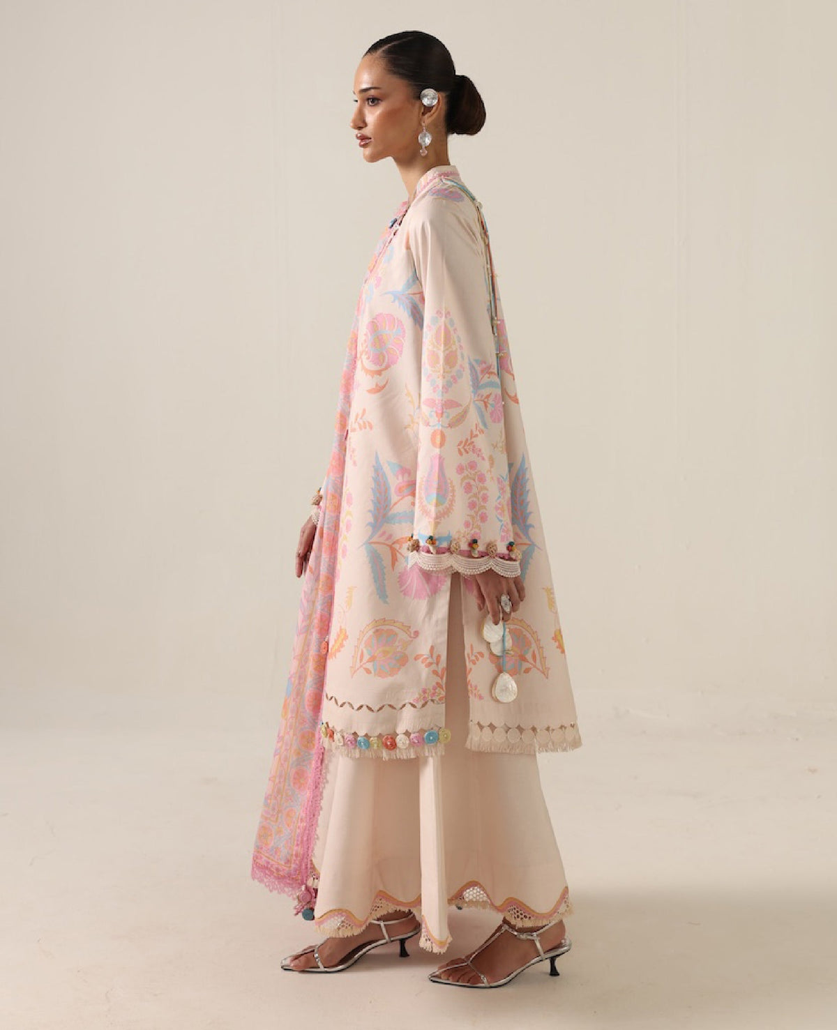 Republic Womenswear | Neoma Summer Prints 26 | Liana, image 4